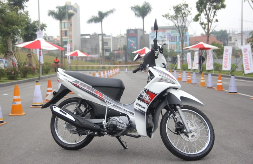 Yamaha sirius vượt mặt honda airblade về doanh số bán hàng - 1