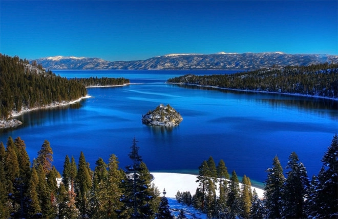 10 hồ nước đẹp lung linh trên thế giới - 7