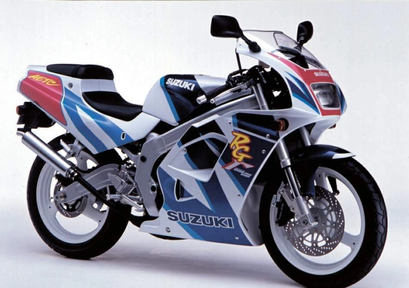 20 năm trước suzuki đã sản xuất 1 chiếc xe 125cc mạnh gấp 3 lần exciter - 3