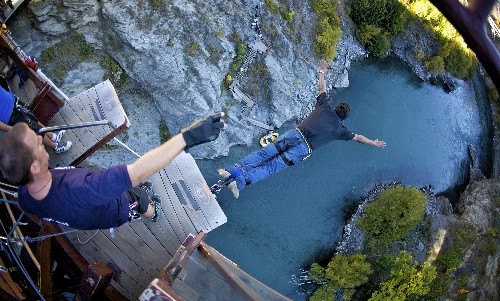 25 năm bungy jumping trò chơi mạo hiểm nhất - 3