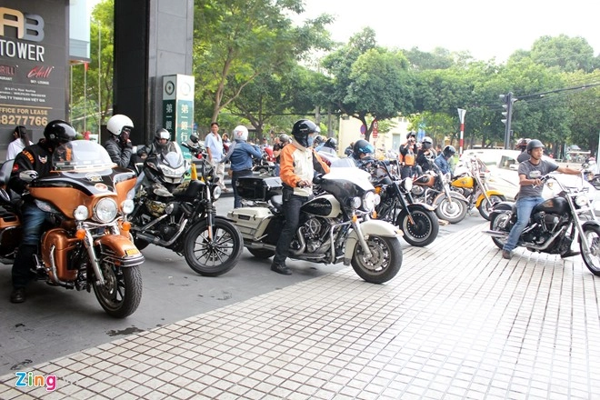 30 siêu môtô harley-davidson hội tụ tại quán cà phê sài gòn - 10