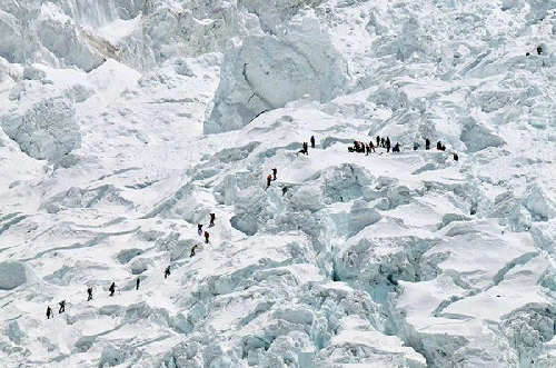 4 du khách thiệt mạng vì tuyết lở trên đỉnh everest - 2