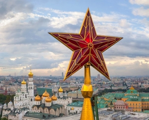5 ngôi sao hồng ngọc trên tháp kremlin - 1