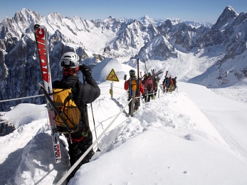 7 điểm đến hút hồn dân trượt tuyết thế giới - 5