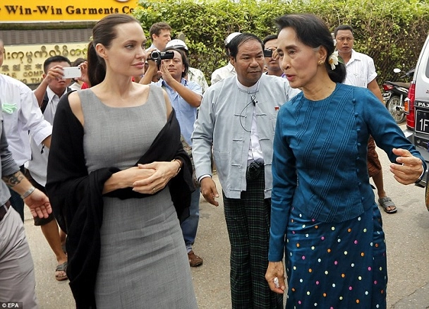 Angelina jolie gặp lãnh tụ đối lập aung san suu kyi - 2