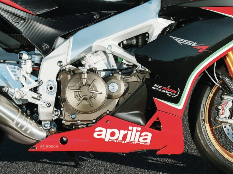 Aprilia rsv4 factory mãnh mẽ và thanh thoát - 11