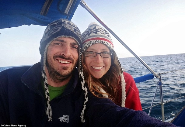 Bán nhà bỏ việc cặp đôi du lịch khắp thế giới trên chiếc thuyền buồm - 21