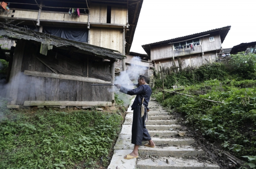 Basha ngôi làng cuối cùng được dùng súng ở trung quốc - 1