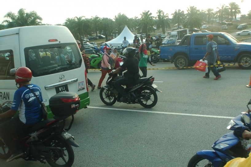 Bắt gặp khá nhiều exciter và pkl đi xem moto gp tại sepang - 4