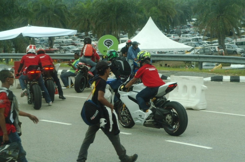 Bắt gặp khá nhiều exciter và pkl đi xem moto gp tại sepang - 10