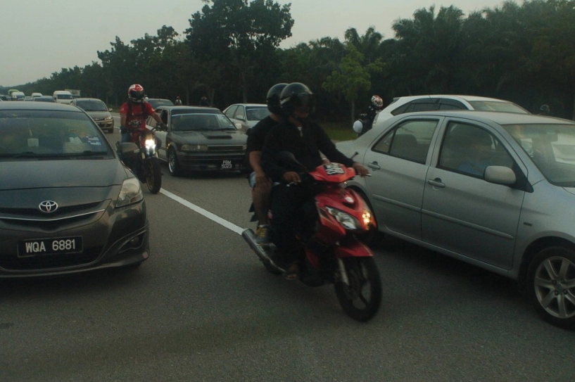 Bắt gặp khá nhiều exciter và pkl đi xem moto gp tại sepang - 5