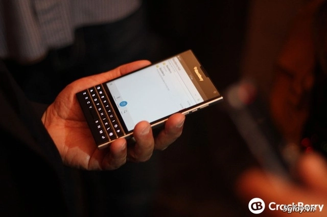 Blackberry passport mang giao diện os 103 với bàn phím ảo siêu nhanh - 1