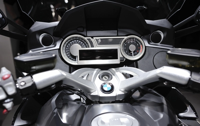 Bmw giới thiệu dòng mô tô touring k1600 gtl 2014 - 7