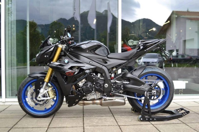 Bmw s1000r siêu ngầu với phiên bản độ từ đại lý - 11