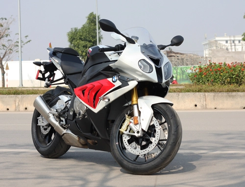 Bmw s1000rr 2014 xuât hiên tai ha nôi - 7