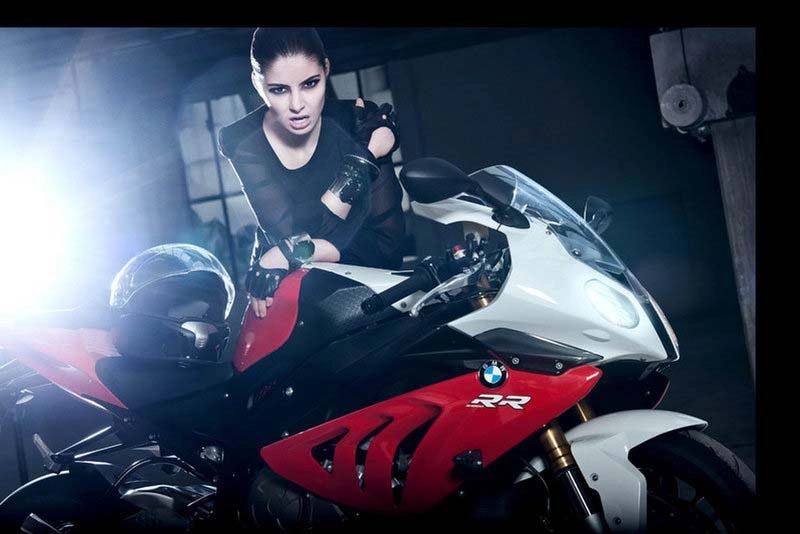 Bmw s1000rr đầy ma mị trong bộ ảnh đọ dáng cùng ma cà rồng - 7