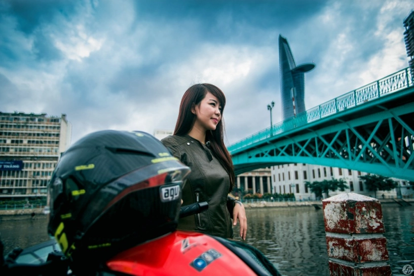 Bộ ảnh đẹp chiến mã kawasaki z800 của nữ biker xinh đẹp - 10