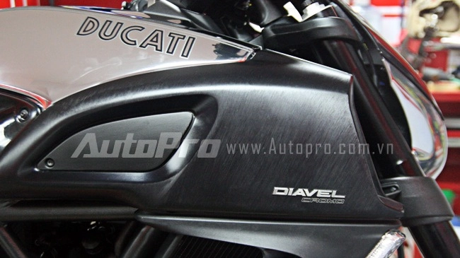 Ca sĩ tuấn hưng rước xế khủng ducati diavel cromo về nhà - 5