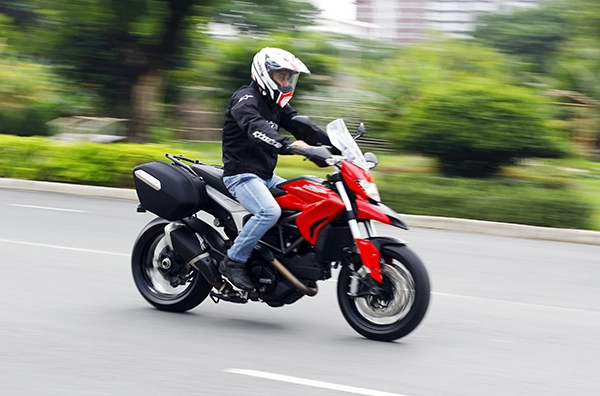 Cảm nhận hyperstrada - đứa con lai giữa hypermotard và touring multistrada - 7