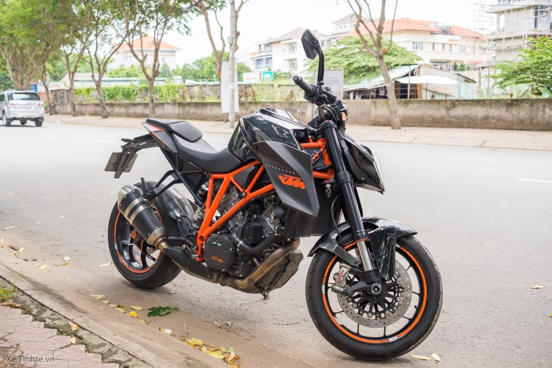 Cảm nhận ktm 1290 super duke r 2015 dễ gần dễ lái - 3