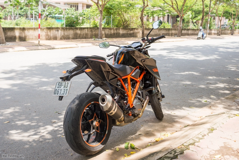 Cảm nhận ktm 1290 super duke r 2015 dễ gần dễ lái - 9