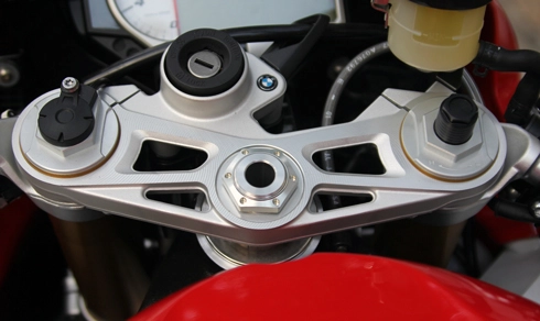 Cận cảnh bmw s1000rr 2015 vừa đập thùng tại việt nam - 19