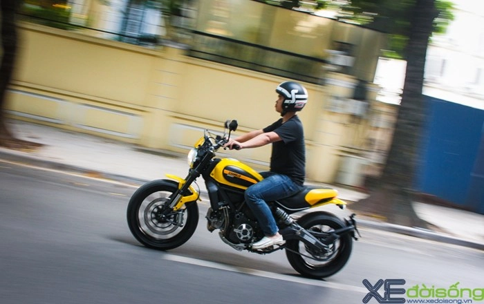 Cận cảnh ducati scrambler độ chính hãng đầu tiên tại việt nam - 15