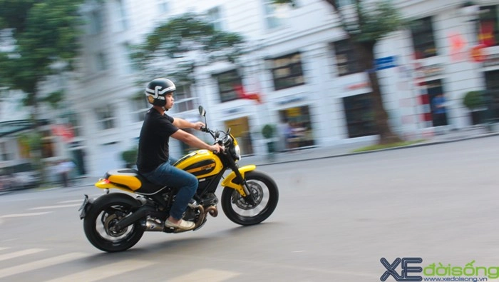 Cận cảnh ducati scrambler độ chính hãng đầu tiên tại việt nam - 16