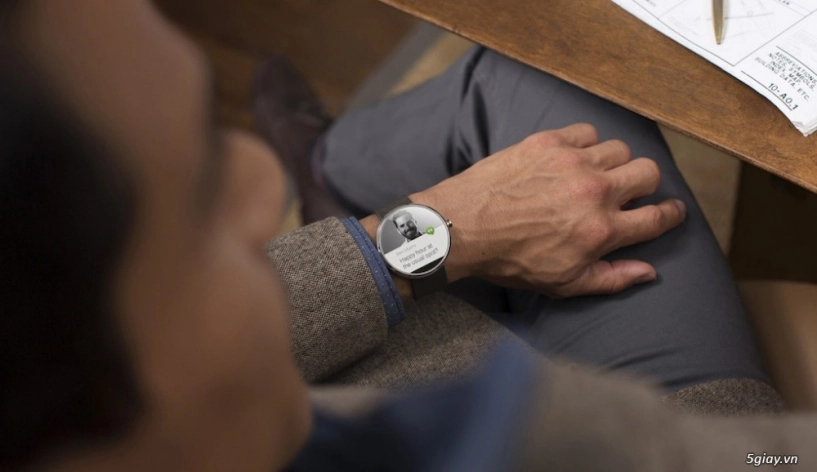 Cận cảnh googles smartwatch mang tên moto 360 và lg g watch - 11