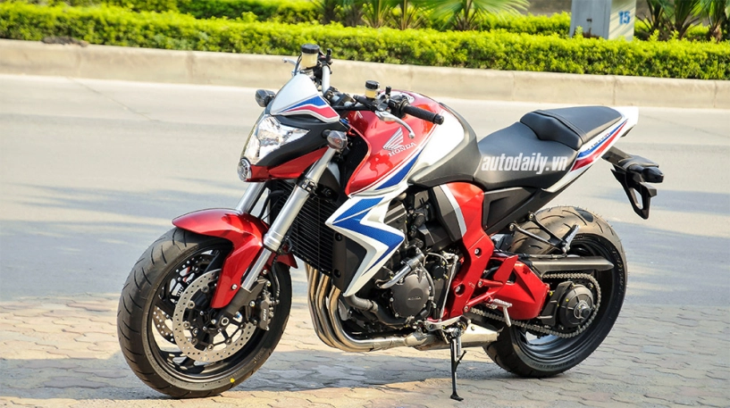 Cận cảnh honda cb1000r abs 2015 giá hơn 400 triệu tại hà nội - 1