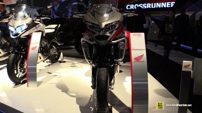 Cận cảnh honda crossrunner 2015 được ra mắt tại eicma 2014 - 4