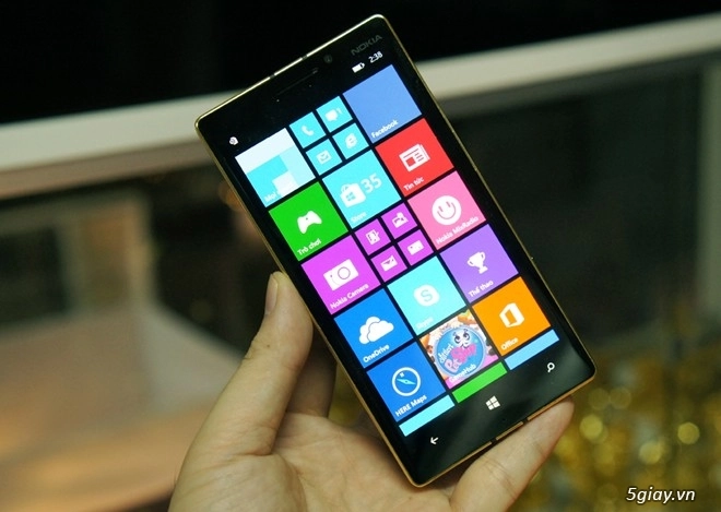 Cận cảnh lumia 930 mạ vàng tại việt nam - 3