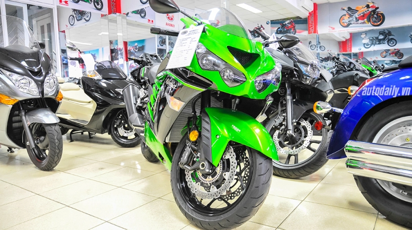 Cận cảnh siêu xe kawasaki ninja zx-14r abs 2015 tại hà nội - 5