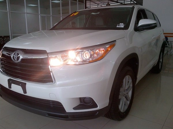 Cận cảnh xe 7 chỗ toyota highlander 2014 tại việt nam - 2