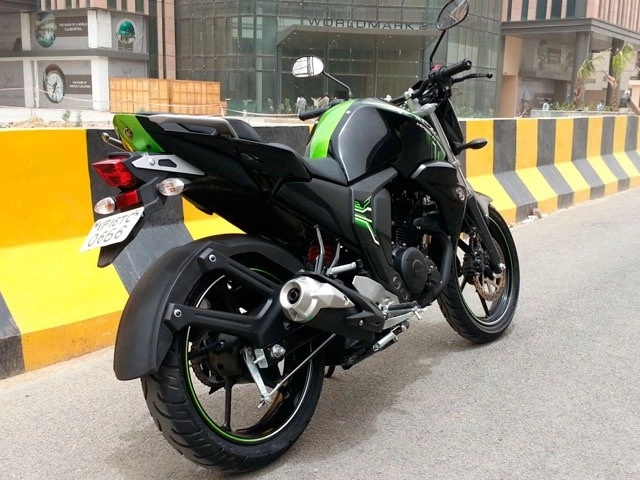 Cận cảnh yamaha fz chiếc xe côn tay mới được ra mắt - 2