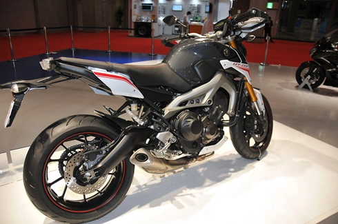 Cận cảnh yamaha mt-09 và mt-09 sr ở tokyo motor show 2013 - 2