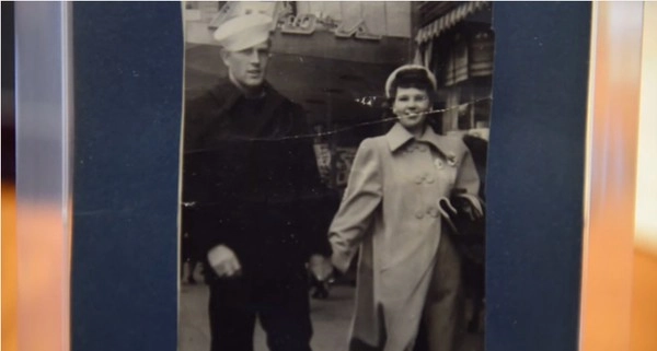 Cặp vợ chồng gắn bó 67 năm cùng nắm tay qua đời trong 1 ngày - 3