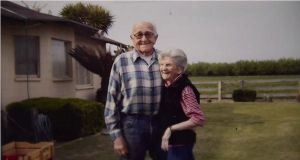 Cặp vợ chồng gắn bó 67 năm cùng nắm tay qua đời trong 1 ngày - 4
