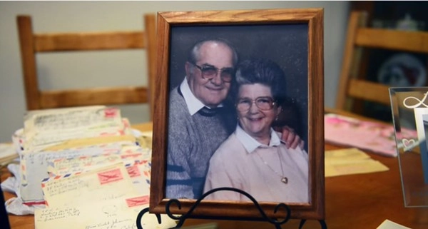 Cặp vợ chồng gắn bó 67 năm cùng nắm tay qua đời trong 1 ngày - 5