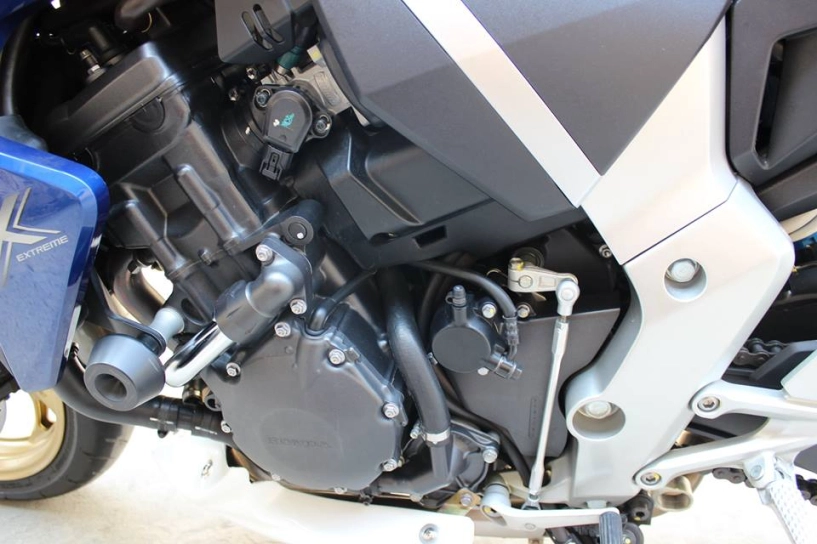 Cb1000r hrc độ pô akrapovic kèm mấy món rizoma - 4