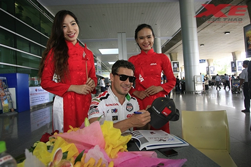 Ceo clr lucio cecchinello người sáng lập đội đua lcr motogp đến việt nam - 6