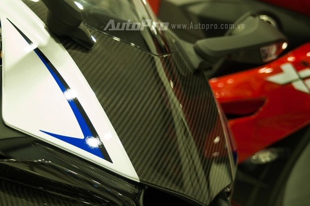 Chi tiết chiếc yamaha r1m 2015 thứ 2 tại việt nam - 10