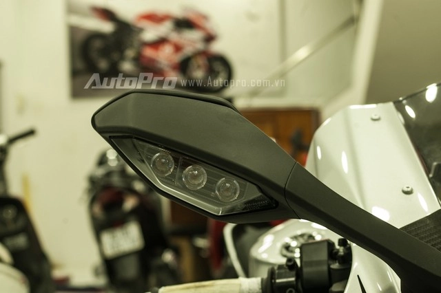 Chi tiết chiếc yamaha r1m 2015 thứ 2 tại việt nam - 17