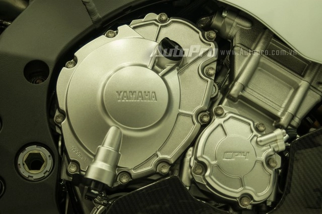 Chi tiết chiếc yamaha r1m 2015 thứ 2 tại việt nam - 21