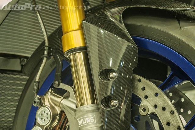 Chi tiết chiếc yamaha r1m 2015 thứ 2 tại việt nam - 25