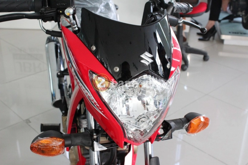 Chi tiết suzuki raider 150 tại showroom phổ quang - 5