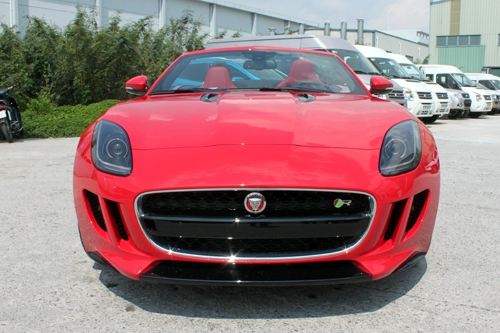 Chiêm ngưỡng jaguar f-type v8 r mui trần độc nhất ở sài gòn - 11