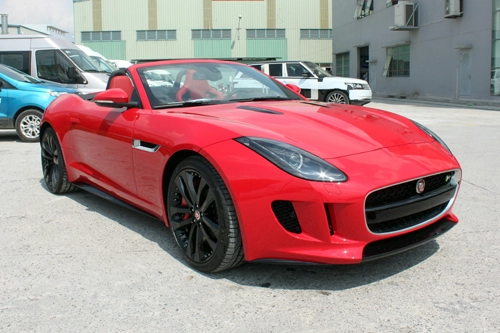 Chiêm ngưỡng jaguar f-type v8 r mui trần độc nhất ở sài gòn - 1