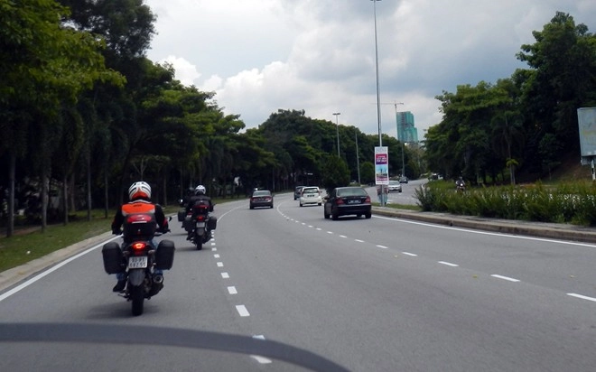 Chinh phục 5000km qua malaysia bằng xe máy của 4 chàng trai việt - 4