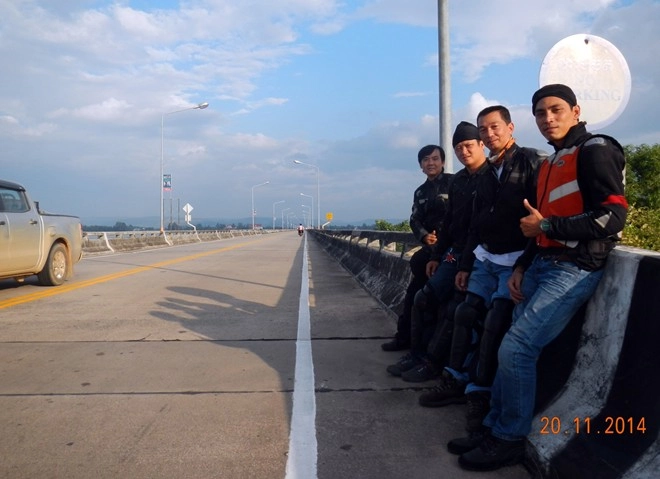 Chinh phục 5000km qua malaysia bằng xe máy của 4 chàng trai việt - 7